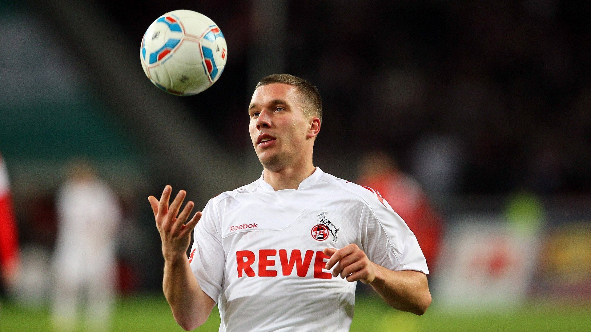 九游官网pc-欧洲杯激烈争夺：变阵、突破、奇迹不断发生，欧洲杯了